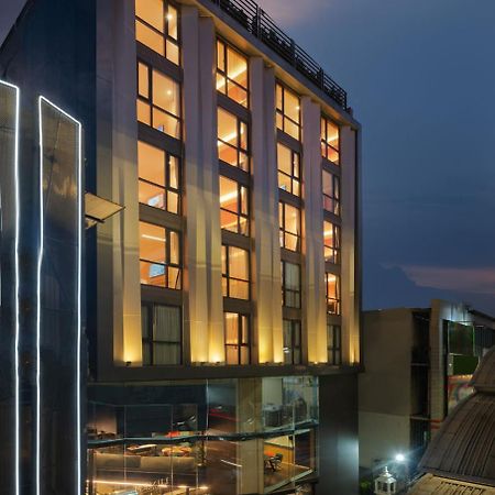 Отель Lumen Bangkok Udomsuk Station Экстерьер фото
